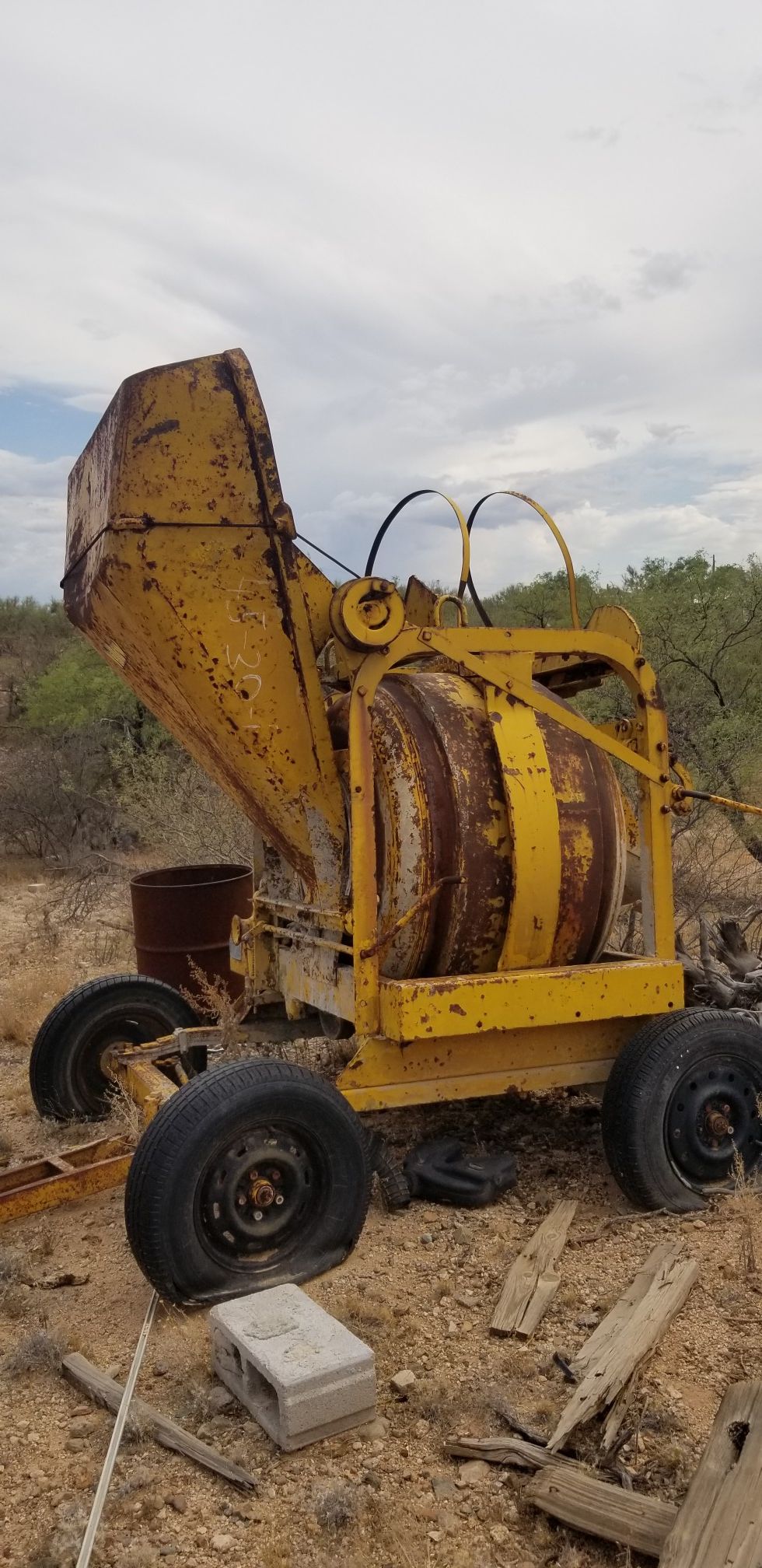 1 yard cement mixer.