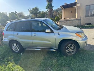 2002 clean title RAV4 with 140k miles clean title