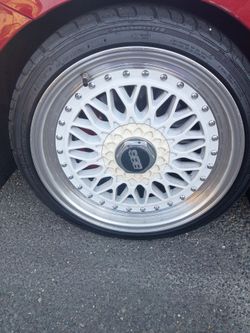 Rmis 17" and tire 98% new 5lug universal