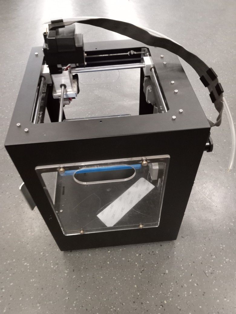 Large industrial 3D printer comes INCLUDED with power and USB computer data cable for plugging into computers desktops or laptops.
fabricating spools