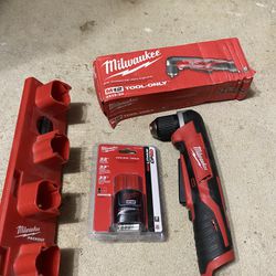 MILWAUKEE DRILL/battery 