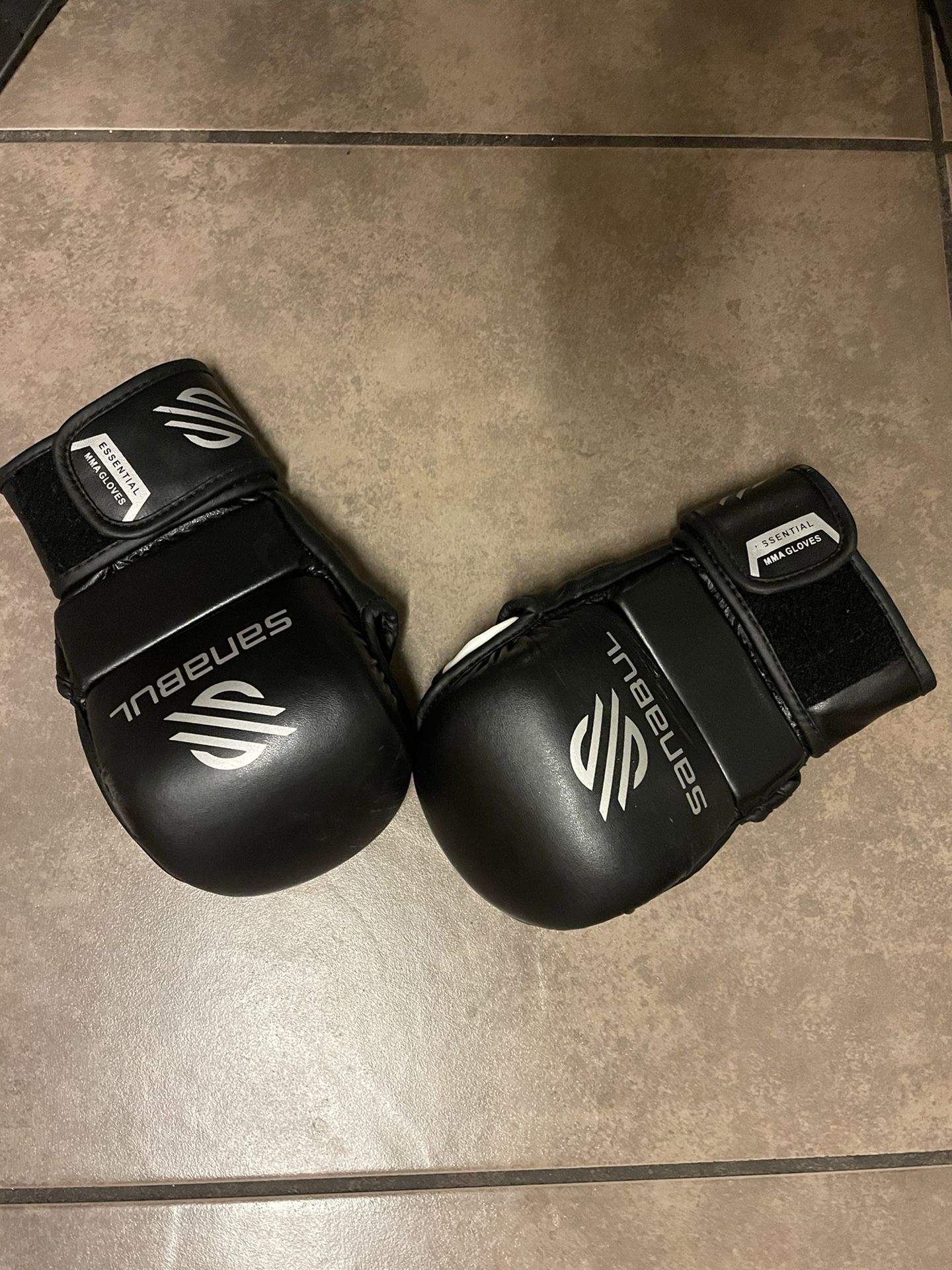 Sanabul essential mma s/m gloves