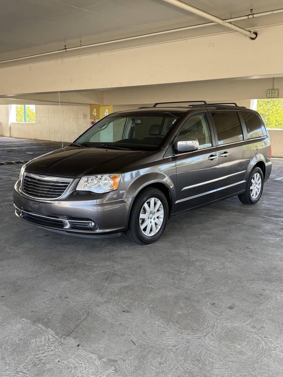 2016 Chrysler Town & Country