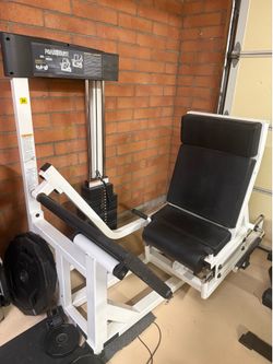 Paramount Commercial Leg Press