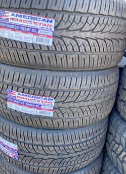 305 30 26 New set of Tires