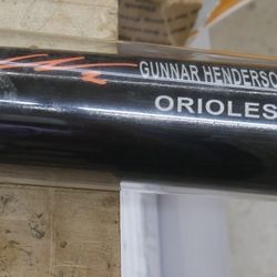 GUNNAR HENDERSON ORIOLES  AUTOGRAPHED BECKETT COA BASEBALL BAT  BLACK & GREY. BECKETT  HOLOGRAM COA WR28875. 