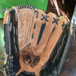 Baseball Glove: 13"