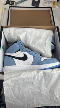 DS Jordan 1 University Blue Size 5y