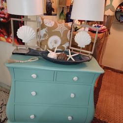 CUTE SMALL ACCENT TABLE AT PICKY PINCHERS 3643 5TH AVE N ST PETE OPEN TODAY NOON TO 6 FREE DELIVERY