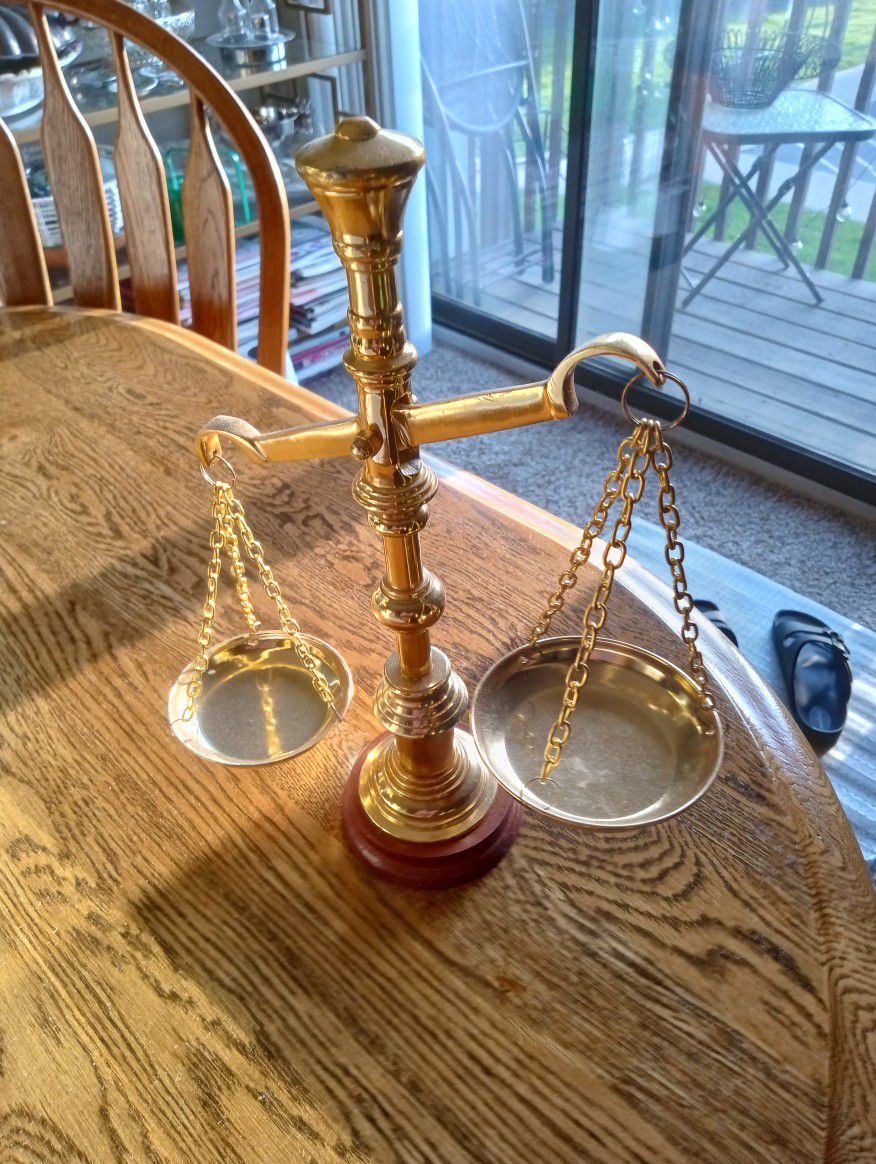 Brass Finished Scales Of Justice 