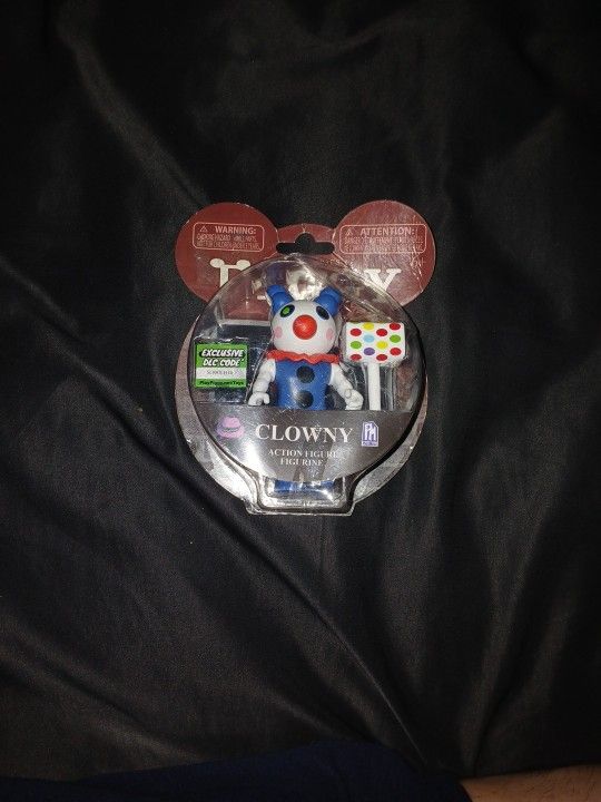 Piggy Action Figure Clowney
