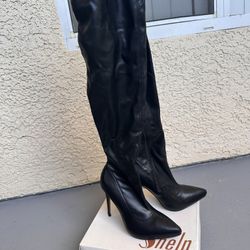 Women’s Boots Size 7.5 NEW 