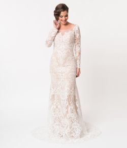 Long sleeved lace wedding dress size 12