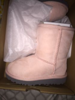 TODDLER UGGS size 8