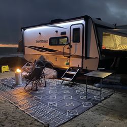 2023 Flagstaff 183 Shamrock Hybrid Camper - Like New!