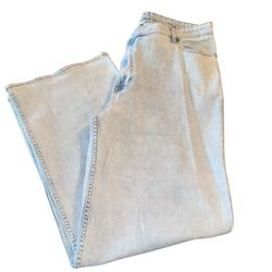 SO Wide-Leg Jeans Womens 17 Blue Light Wash Denim Cotton Blend High Rise Zip Fly  These SO Wide-Leg Jeans for women in size 17 are a classic and comfo