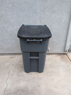 Large trash can for additional storage.  35x28x25 inches