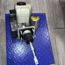 05-20 TOYOTA 4RUNNER ABS BRAKE PUMP MASTER CYLINDER ASSEMBLY 89(contact info removed)0