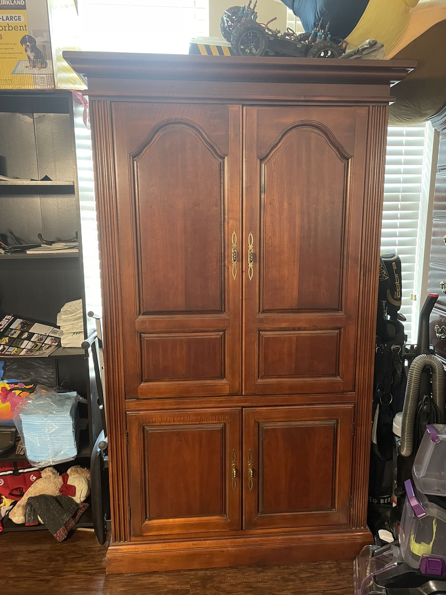 ANTIQUE ARMOIRE PERFECT CONDITION for Sale in San Antonio, TX OfferUp