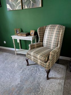 Green plaid chair