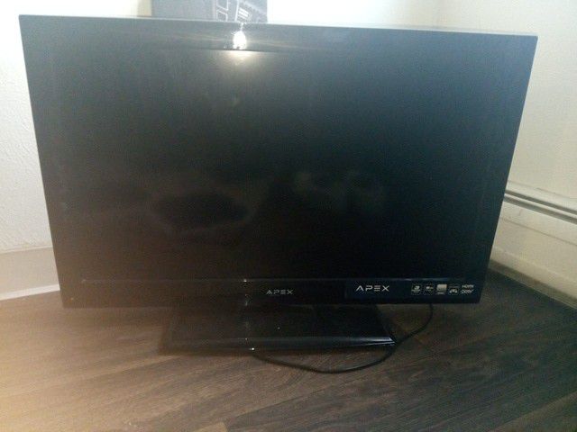 APEX 32 inch screen tv