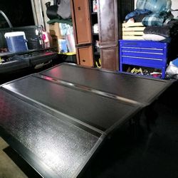 Toyota Tacoma Bed Cover  For 6'2 Bed