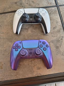 twoPS5 controller