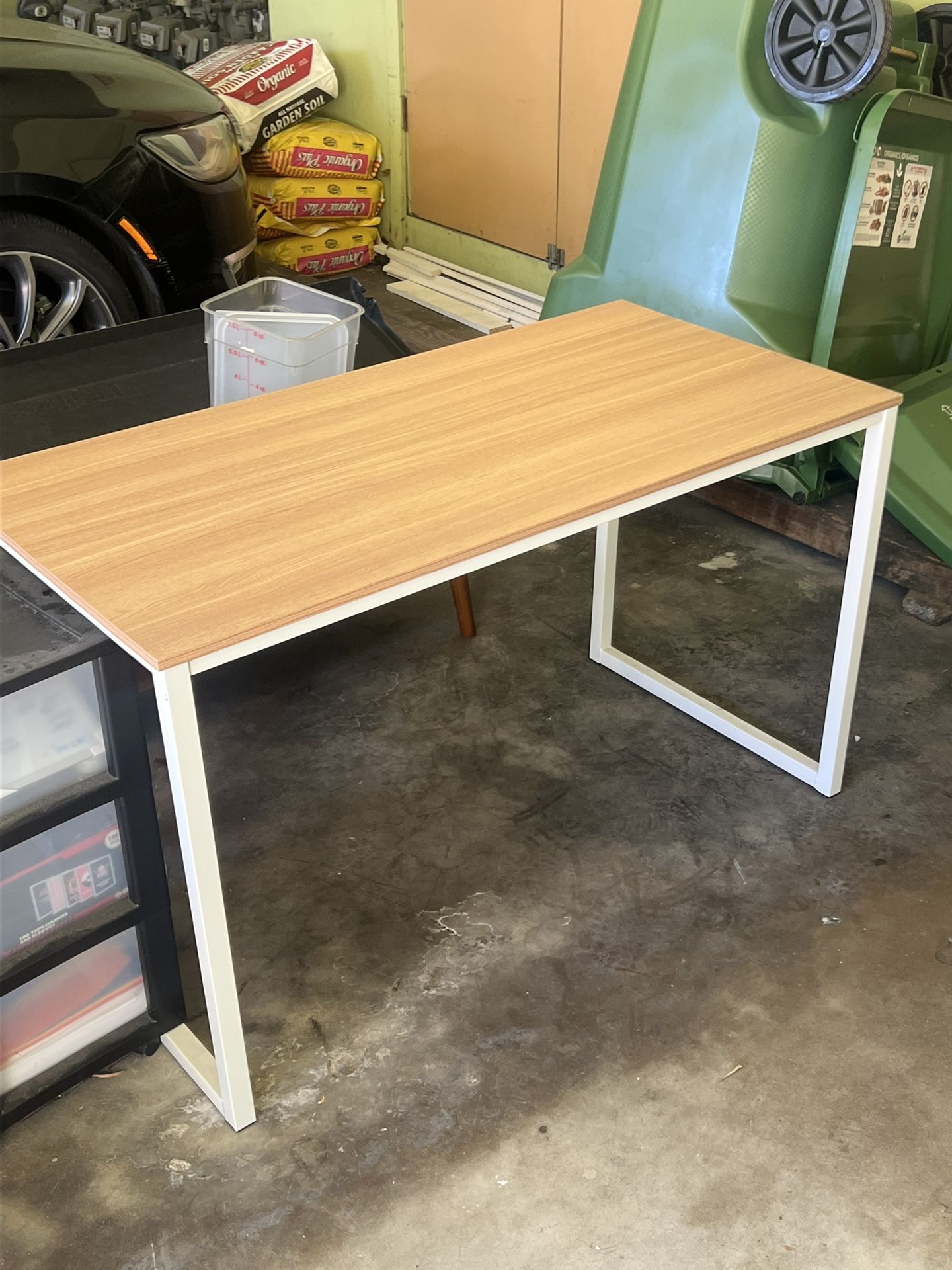 Desk Table
