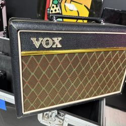 AMPS FOR GUITARS AND BASS