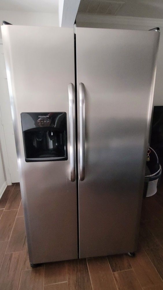 Frigidaire Refrigerator