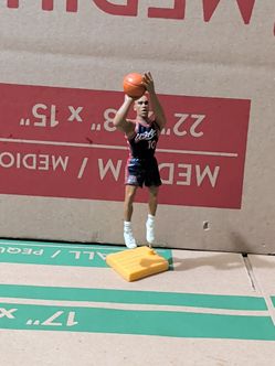 Basketball player figurine vintage