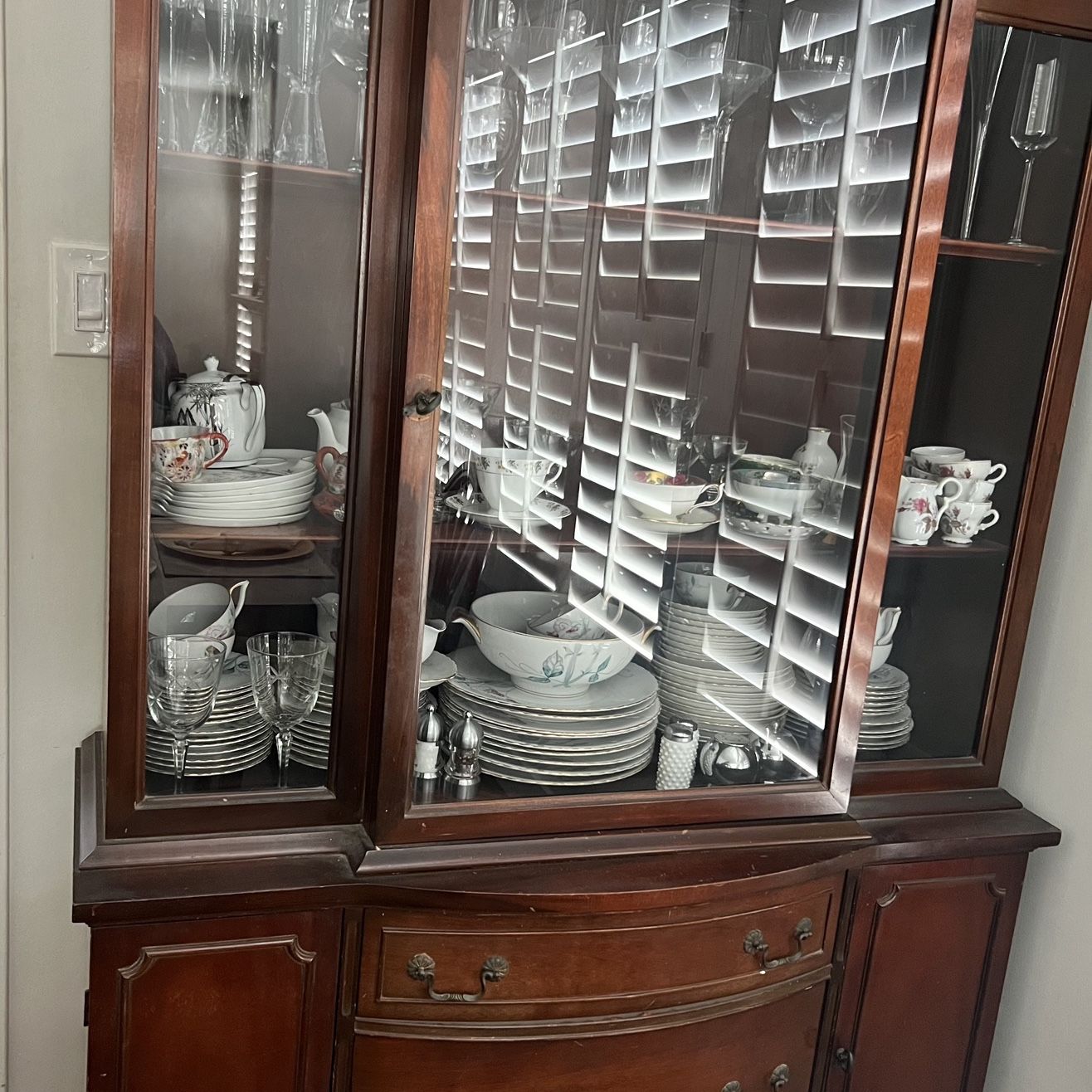 1950’s Era Dining Room + Teacart