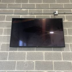 Lg Tv -100$ Pic Up Now!