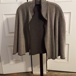 Black/white Cape/poncho. NEW NEVER WORN