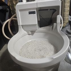 Cat Genie AI Automatic Self Cleaning Litter Box