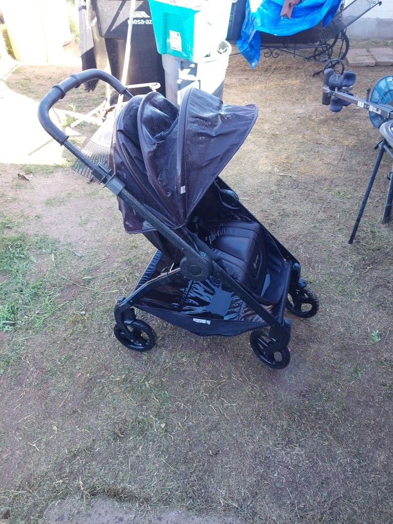 Really Good Shape Baby Stroller. 