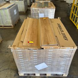 Up $0.89/sq ft 5.5mm~10mm Luxury Vinyl Plank Flooring SPC Flooring Wholesale Price 100+ Colors Available