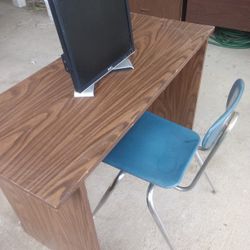 Desk With Chair Included 