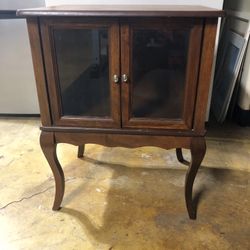 Brown Nice End Table With Two Door . 
