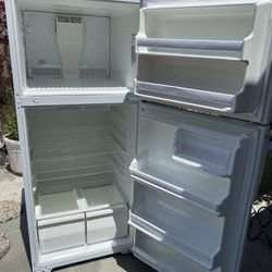Refrigerator/freezer 16.8cu. ft