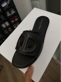 DIOR