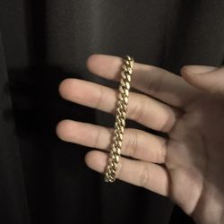 Gold 10k Cuban Link Bracelet 