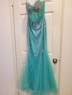 Size 6 Cinderella Divine Lace and Sparkle Prom Dress