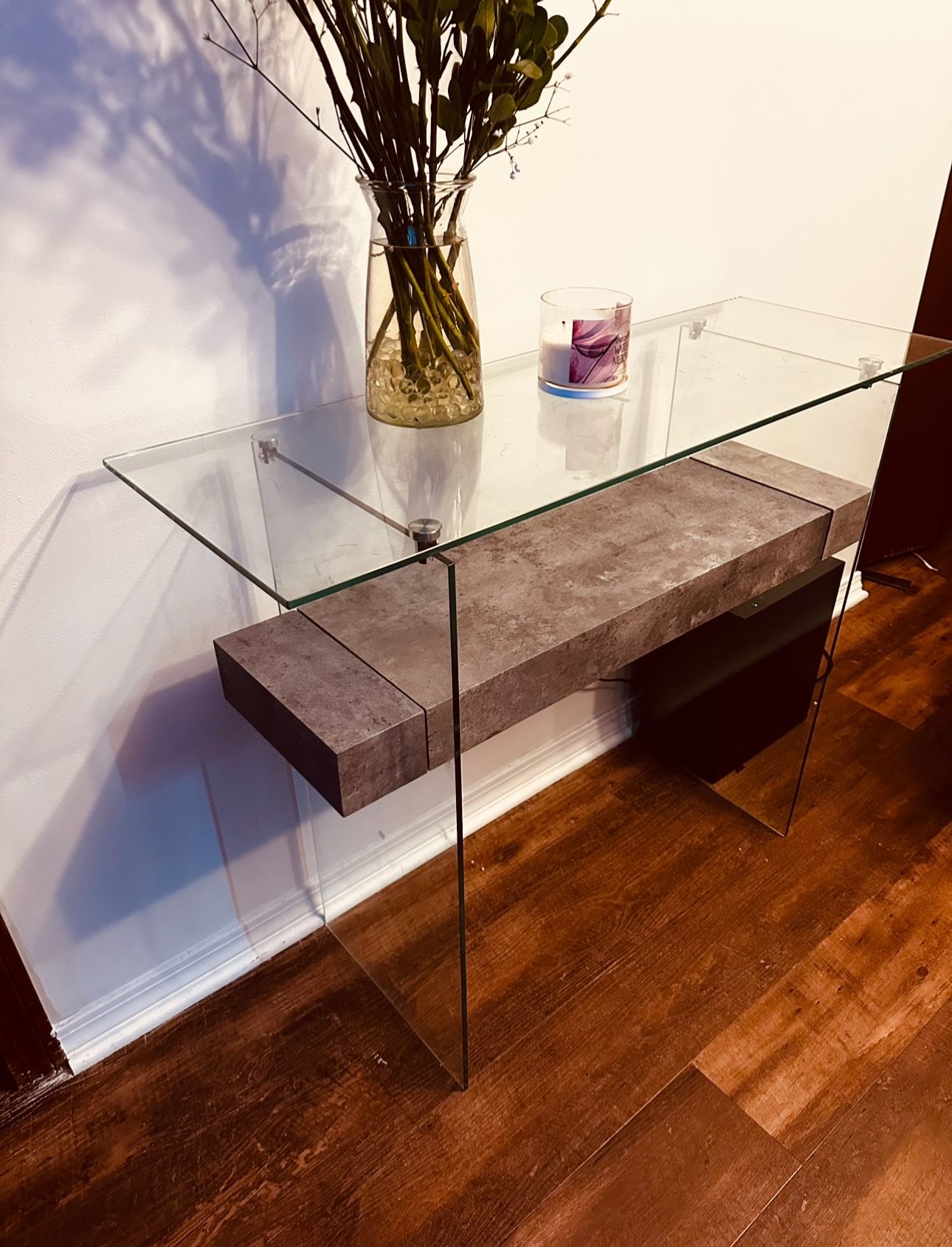 glass sidetable