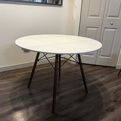 Jordan Round Dining Table – White Top & Walnut Legs – Modern 39.5” Table