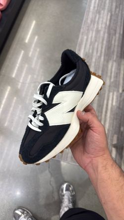 WMNS New Balance 327 4y/5.5w