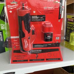 Milwaukee M12 Trap Snake 12-Volt Lithium-Ion Cordless Auger Drain Power Source Kit