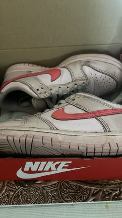 Nike dunk lowk triple pink