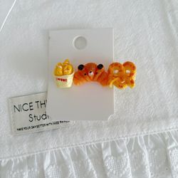 Little bear bakery hair clip