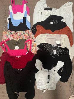 NEW🌻WOMENS TOPS🌻S/M